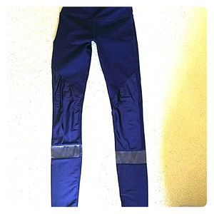 Fabletics blue high-waisted 7/8 leggings NWOT